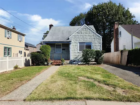 189 Fenimore Ave, Uniondale, NY 11553