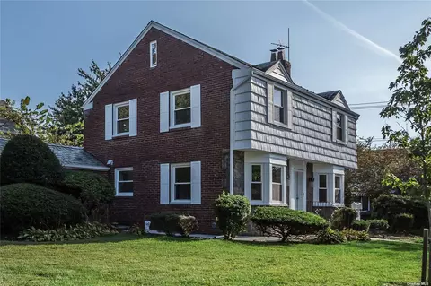 3 Revere Dr, Floral Park, NY 11001