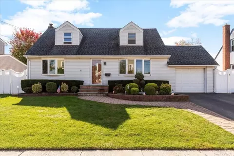 101 Brenner Ave, Bethpage, NY 11714