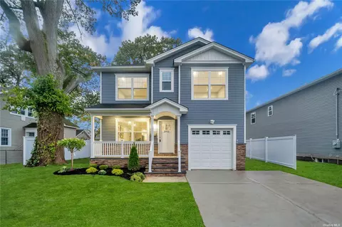2052 Pine St, Baldwin, NY 11510