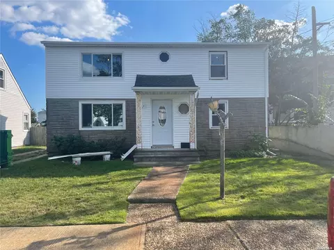 247 Perkins Ave, Oceanside, NY 11572