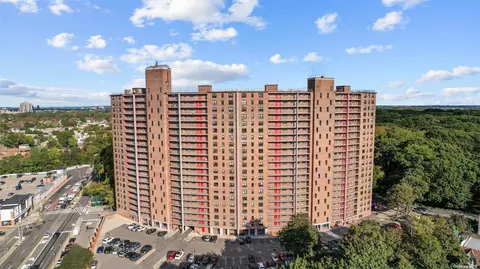 90-60 Union Tpke #16E, Glendale, NY 11385