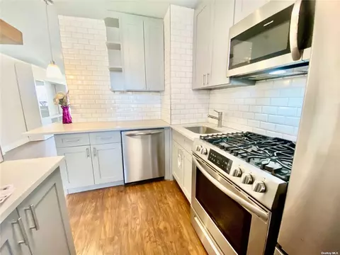 61-25 97th St #10E, Rego Park, NY 11374