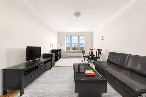 68-37 108 #6M, Forest Hills, NY 11375