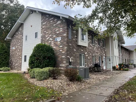 33 Houston Ct #33, Coram, NY 11727