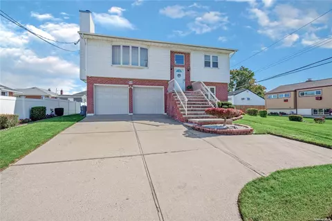 98 N Wantagh Ave, Levittown, NY 11756