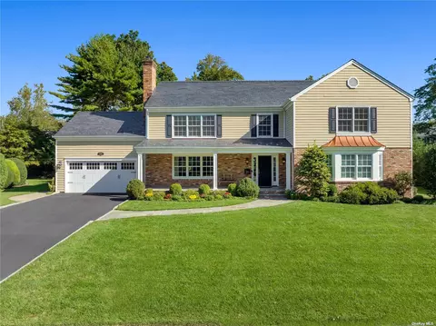 129 Whistler Rd, Manhasset, NY 11030