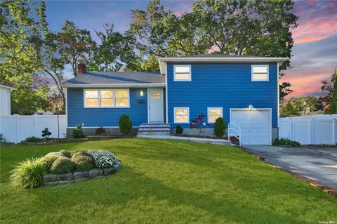 103 Abbott St, Massapequa, NY 11758
