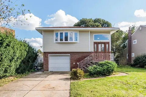 62 Angevine Ave, Hempstead, NY 11550