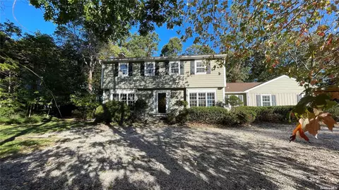 9 Campus Dr, East Setauket, NY 11733