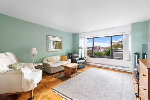 21-80 33rd Rd #5D, Astoria, NY 11106