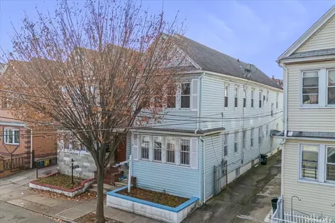 88-38 181st St, Jamaica, NY 11423