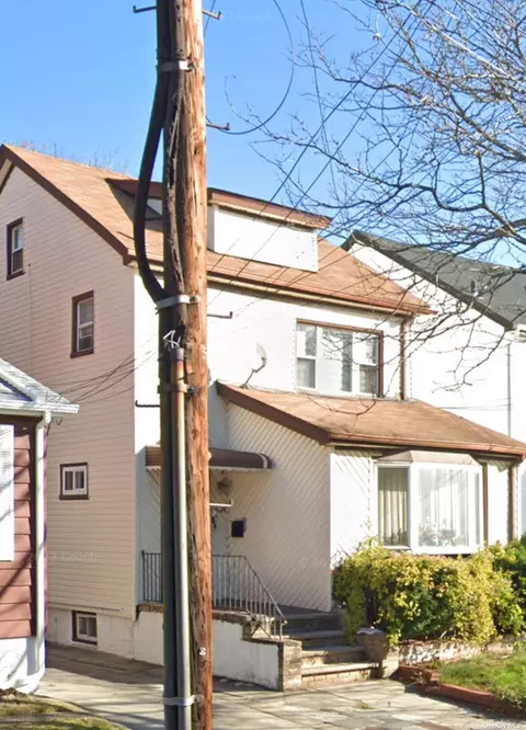 243-45 Mayda Rd, Rosedale, NY 11422