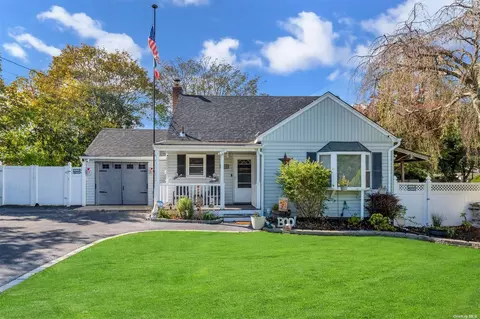 430 Americus Ave, Patchogue, NY 11772