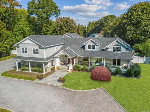 162 High Farms Rd, Glen Head, NY 11545
