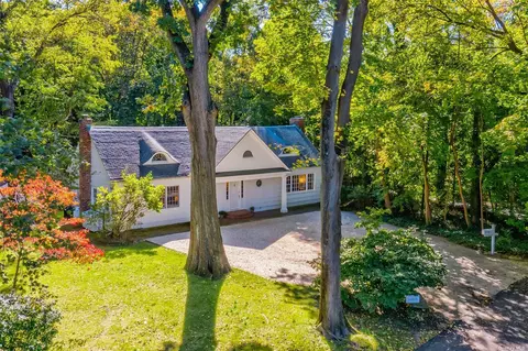110 Bayville Ave # A, Bayville, NY 11709