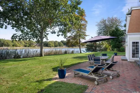 25 Quantuck Bay Ln, Westhampton Beach, NY 11978
