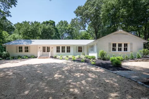 23 Laurel Cove Rd, Oyster Bay Cove, NY 11771