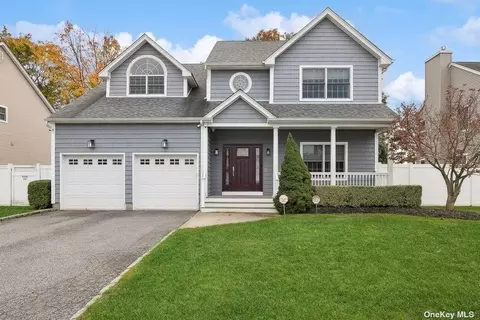 2 Corin Ct, Syosset, NY 11791