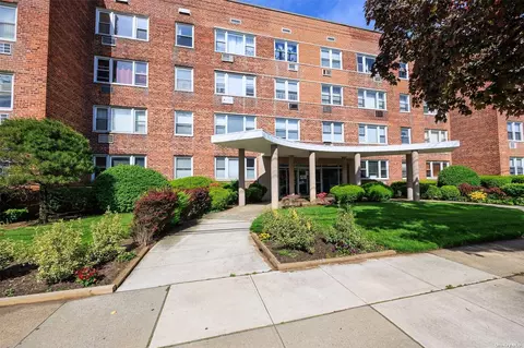 100 S Ocean Ave #3 C, Freeport, NY 11520