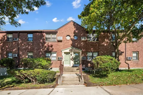 246-11 57th Dr #D13, Little Neck, NY 11362