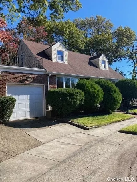 510 Covert Ave, New Hyde Park, NY 11040