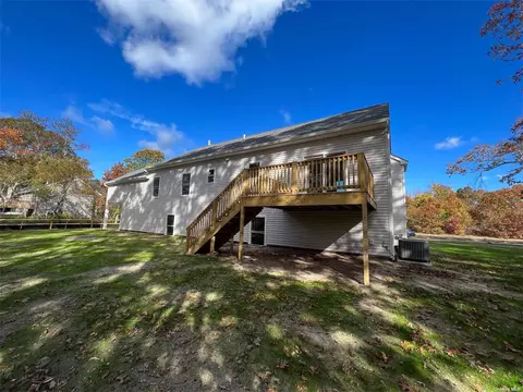 77 Forest Dr, Riverhead, NY 11901