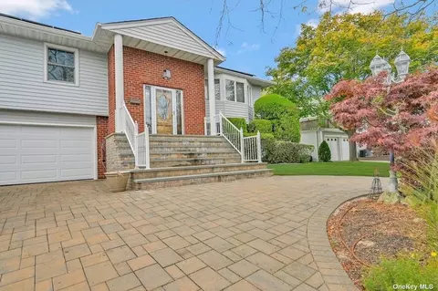 240 Riviera Dr W, Massapequa, NY 11758