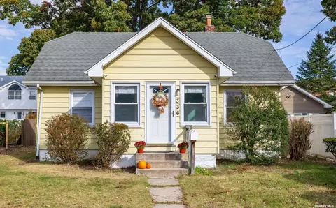 336 S 4th St, Lindenhurst, NY 11757