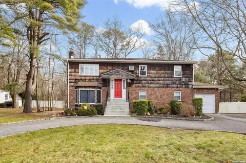 1144 Carlls Straight Path, Dix Hills, NY 11746