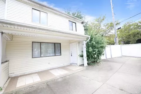 6 Greentree Ln #6, Staten Island, NY 10314