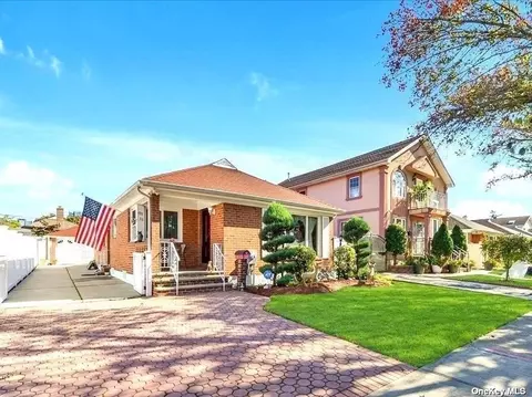 81-11 254 St, Glen Oaks, NY 11004