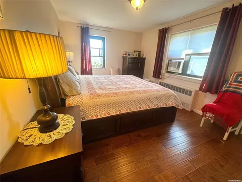 31-31 138th St #6F, Flushing, NY 11354