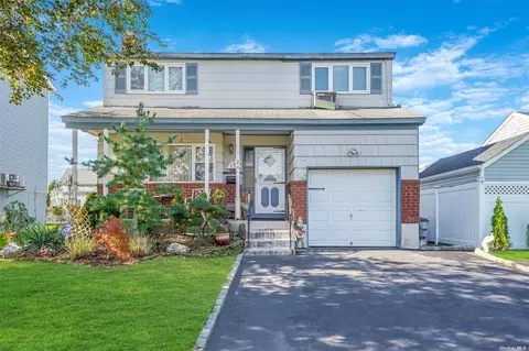 24 Irving Ave, Freeport, NY 11520