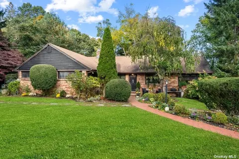 1 Mallard Cv, Centerport, NY 11721