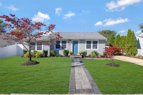 1402 Brooklyn Blvd, Bay Shore, NY 11706
