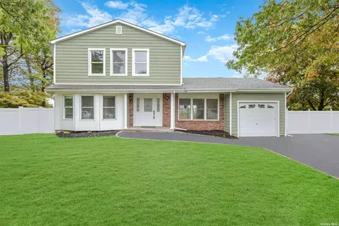 267 Edward Ave, Medford, NY 11763