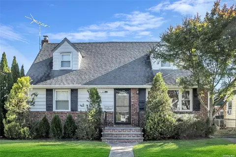 71 Shafter Ave, Albertson, NY 11507