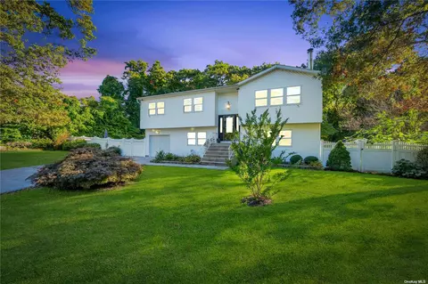 2723 Chestnut Ave, Ronkonkoma, NY 11779