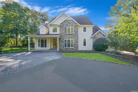 122 Belle Terre Rd, Port Jefferson, NY 11777