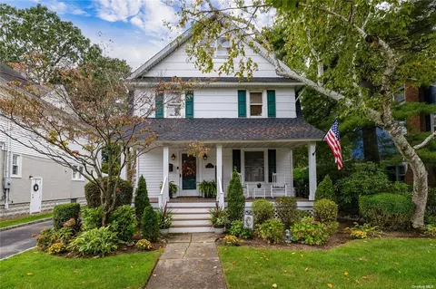 122 Brower Ave, Rockville Centre, NY 11570