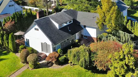 47 Olive St, Great Neck, NY 11020