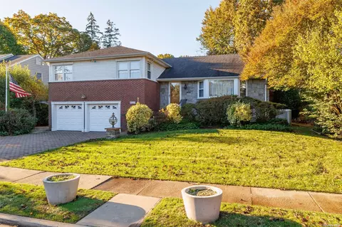 148 Hamilton Rd, Rockville Centre, NY 11570