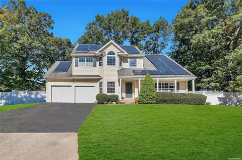 45 Justin Cir, Port Jefferson Station, NY 11776
