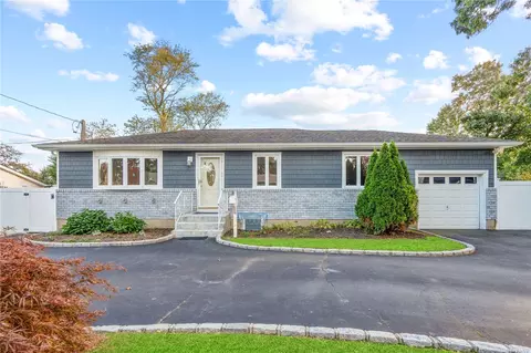 336 Silver St, West Babylon, NY 11704