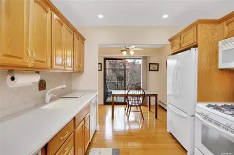 20 Florence #26D, Freeport, NY 11520