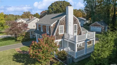 154 Clinton Ave, Huntington, NY 11743