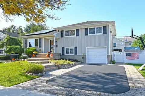 26 Frederick Dr, Plainview, NY 11803 photo 1