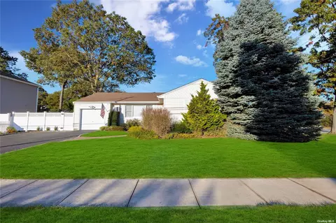74 Second Ave, Massapequa Park, NY 11762