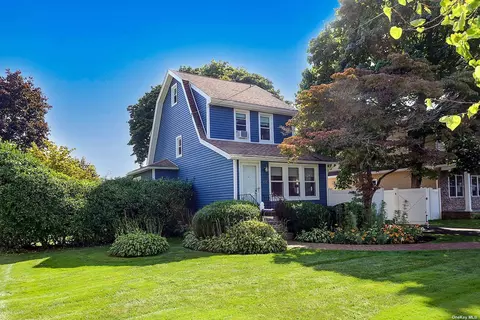 68 Burns Ave, Hicksville, NY 11801